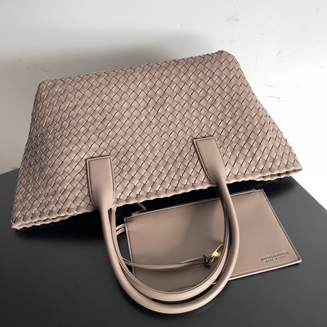 Bottega Veneta Shopping Bags